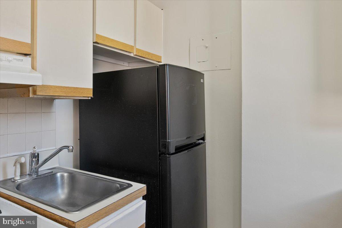 RIVER PLACE - Residential Lease