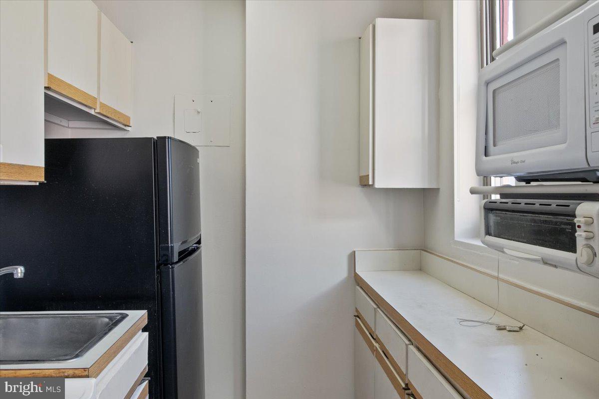 RIVER PLACE - Residential Lease