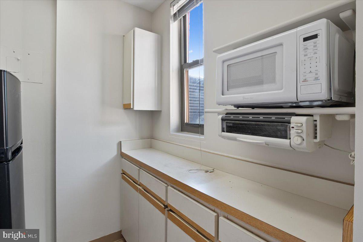 RIVER PLACE - Residential Lease