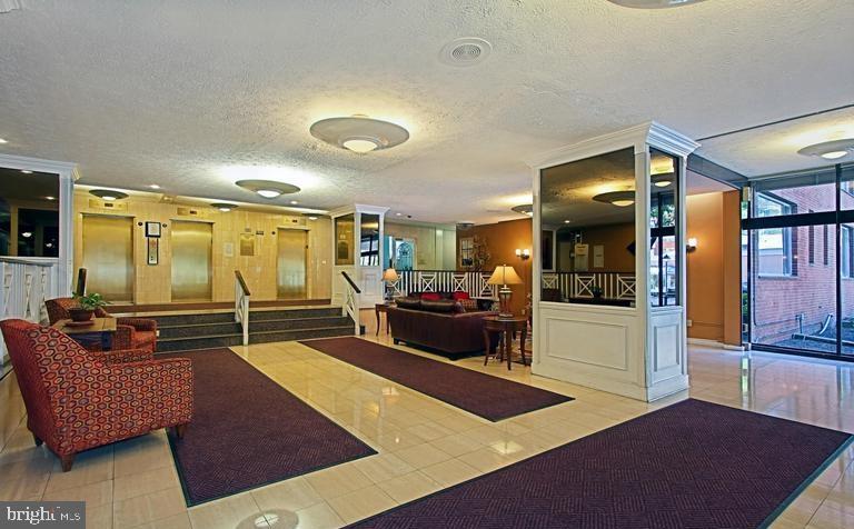 RIVER PLACE - Residential Lease