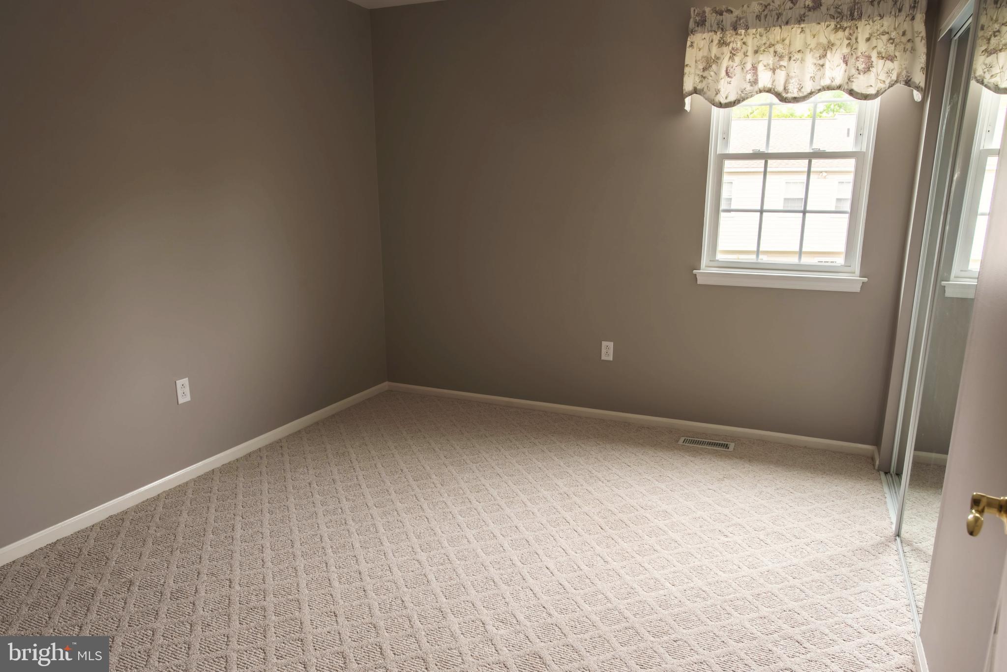 STURBRIDGE - Residential