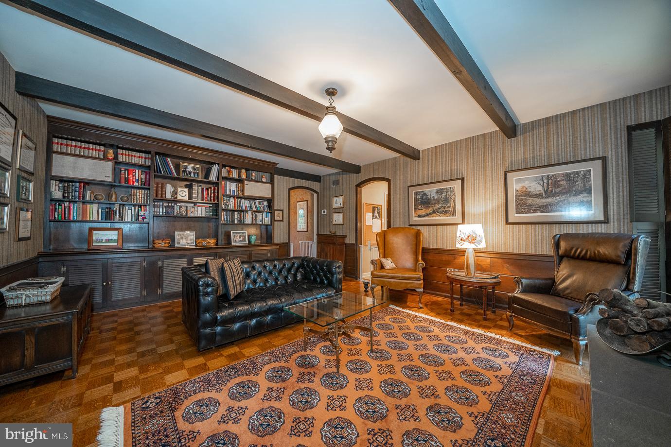 EARLES LAKE - Residential