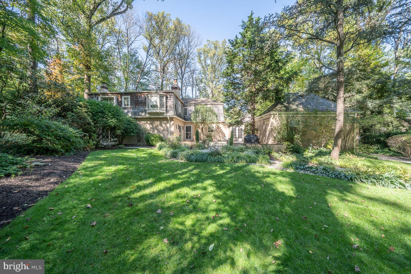 EARLES LAKE - Residential