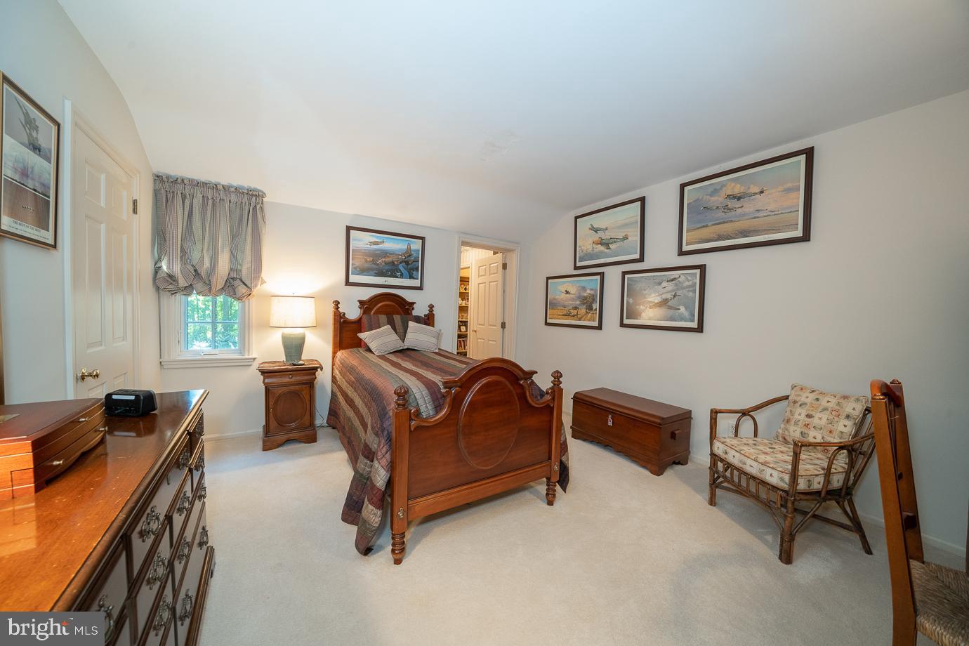 EARLES LAKE - Residential