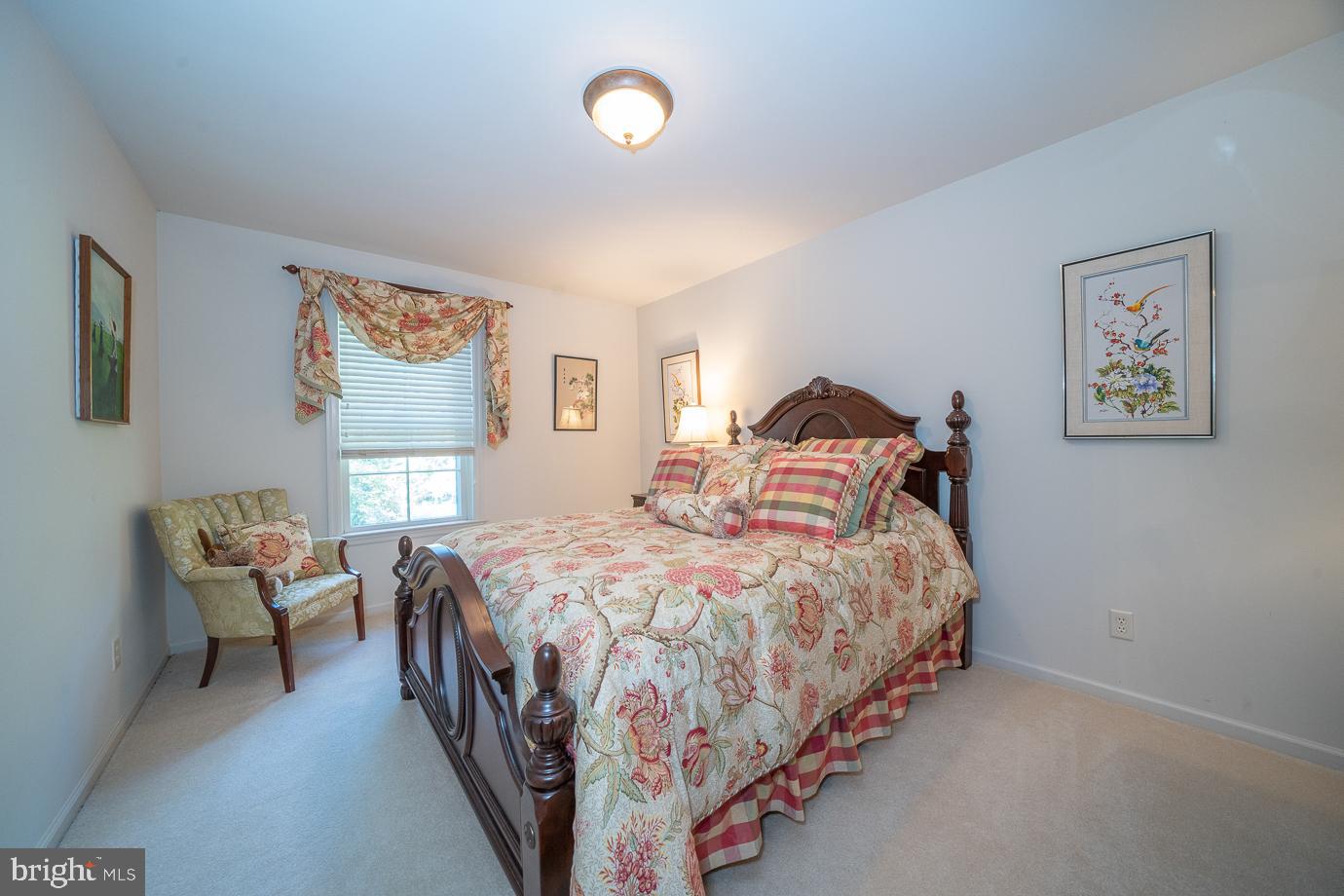 EARLES LAKE - Residential