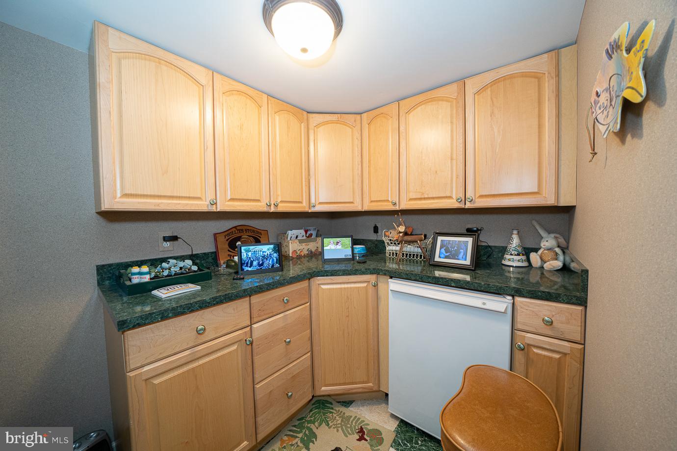 EARLES LAKE - Residential