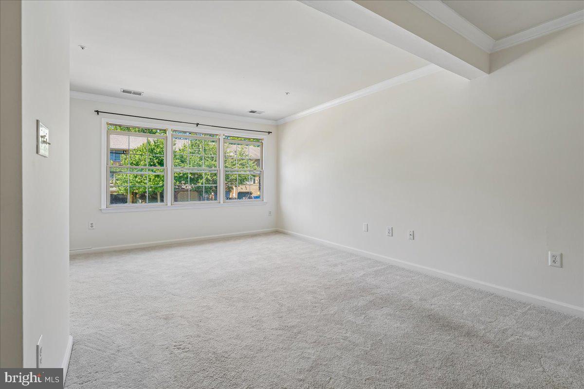 1323 LINDSAY LANE