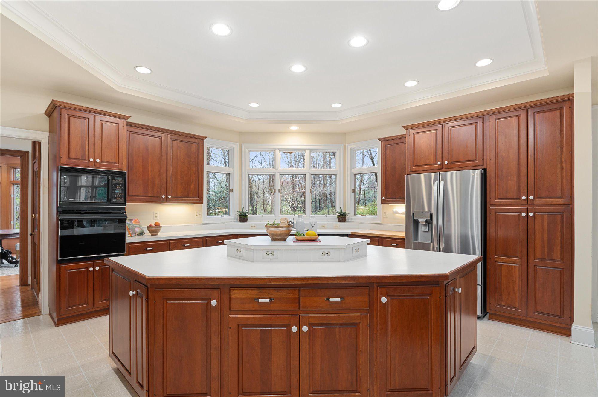 POTOMAC OUTSIDE - Residential