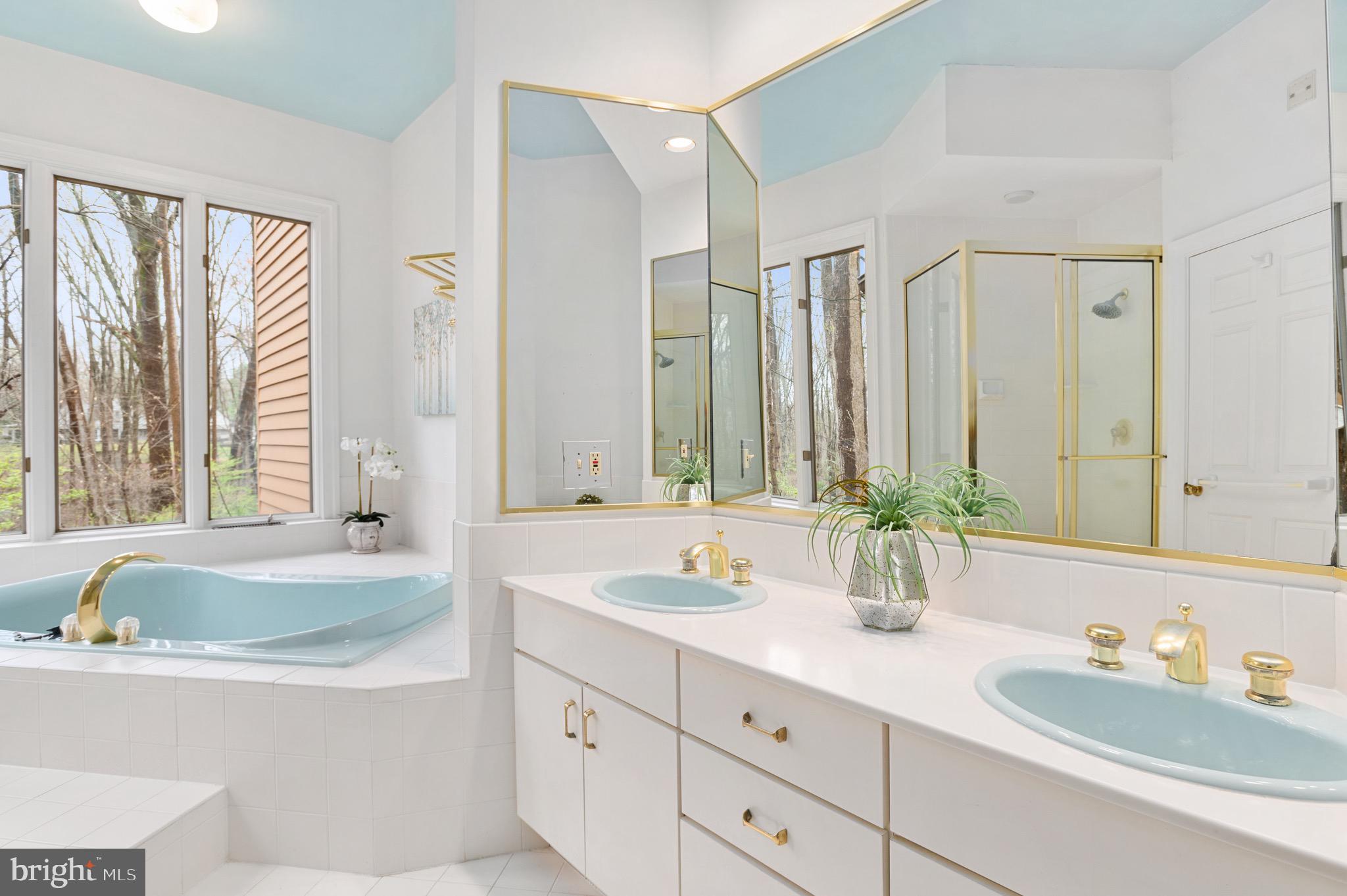 POTOMAC OUTSIDE - Residential