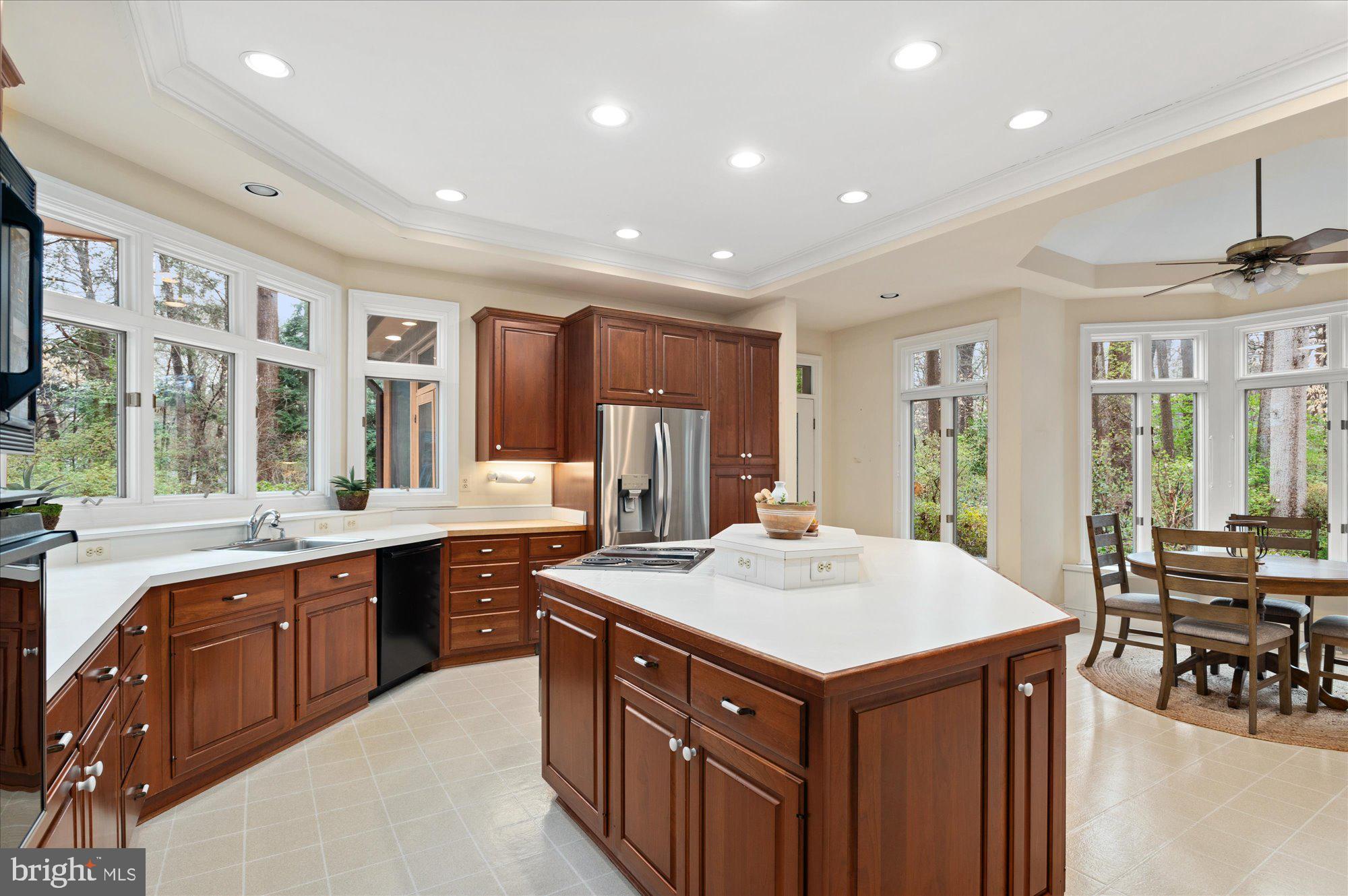 POTOMAC OUTSIDE - Residential