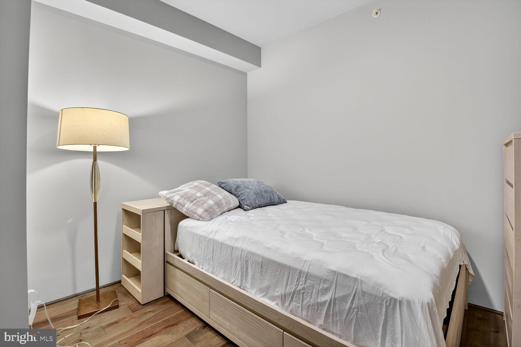 ONE PARK CREST CONDOMINIUM - Residential