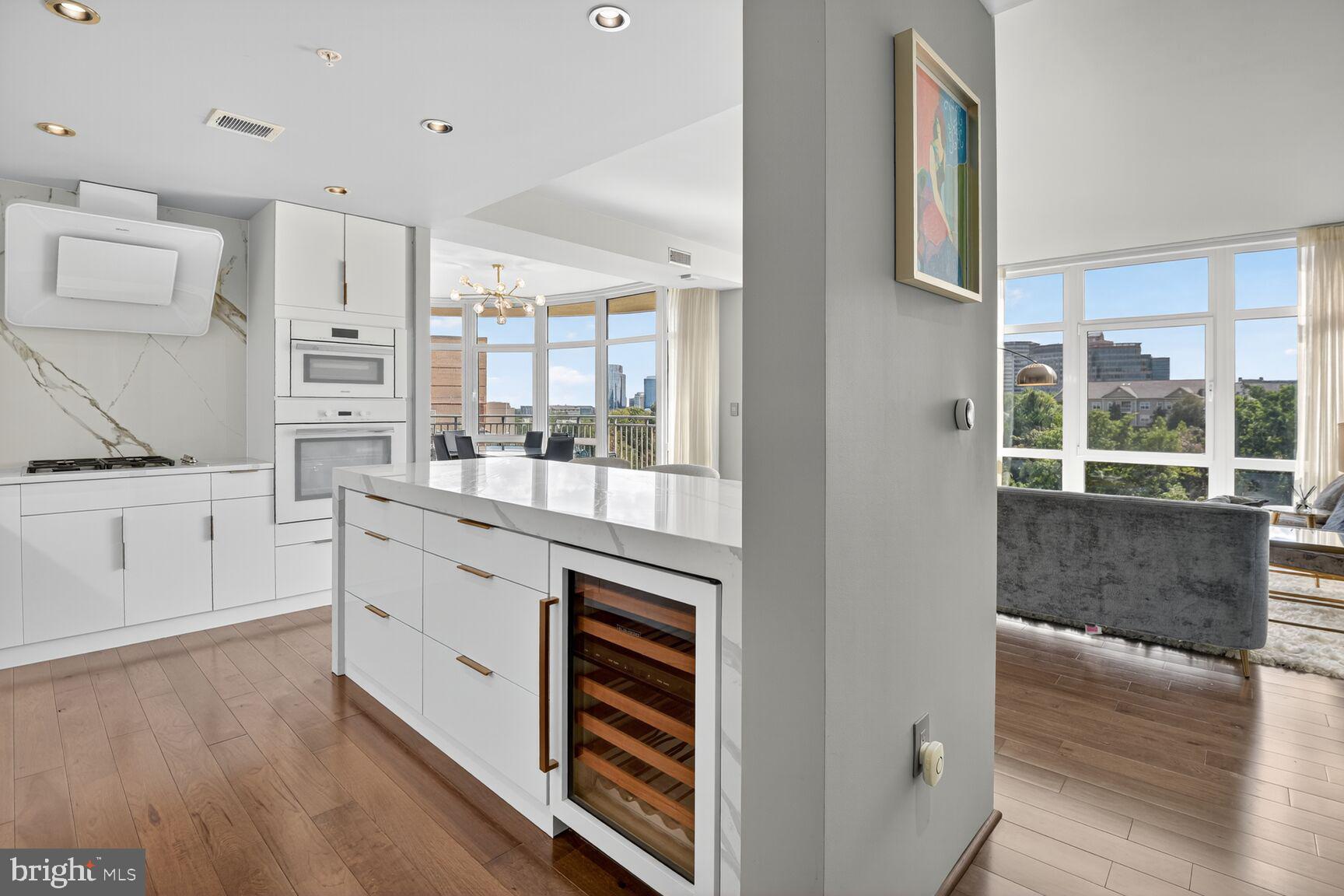 ONE PARK CREST CONDOMINIUM - Residential