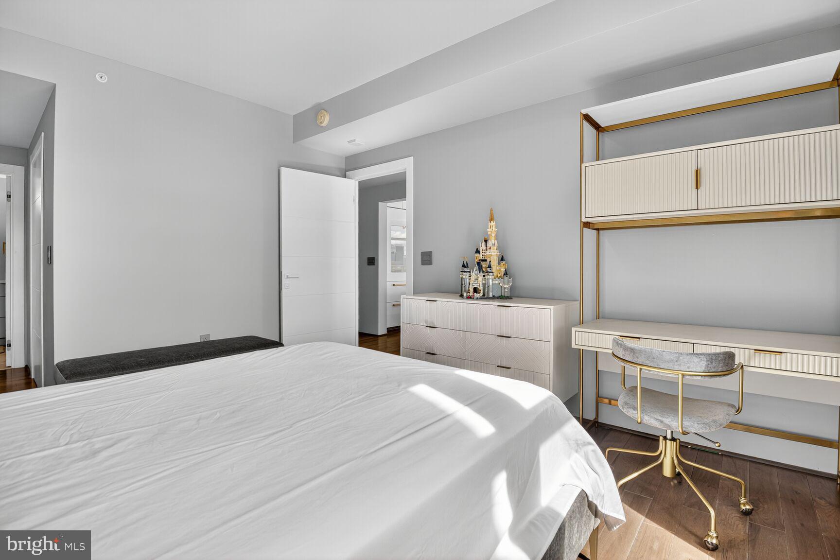 ONE PARK CREST CONDOMINIUM - Residential