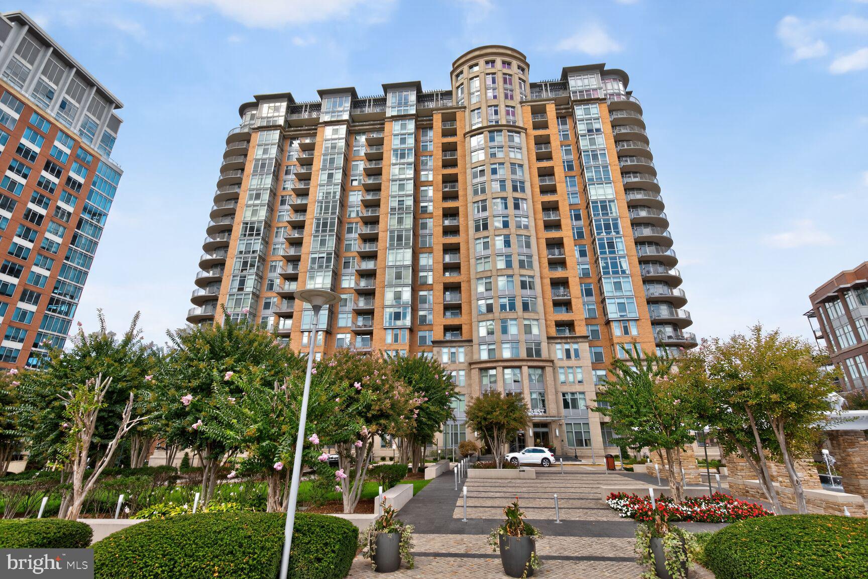 ONE PARK CREST CONDOMINIUM - Residential