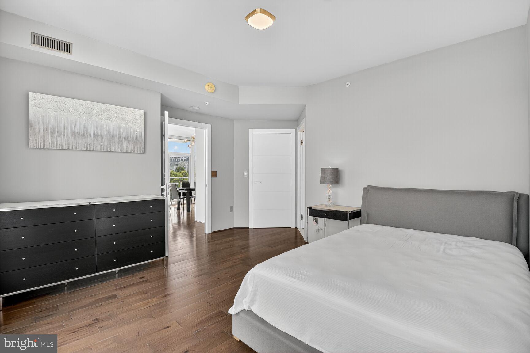 ONE PARK CREST CONDOMINIUM - Residential