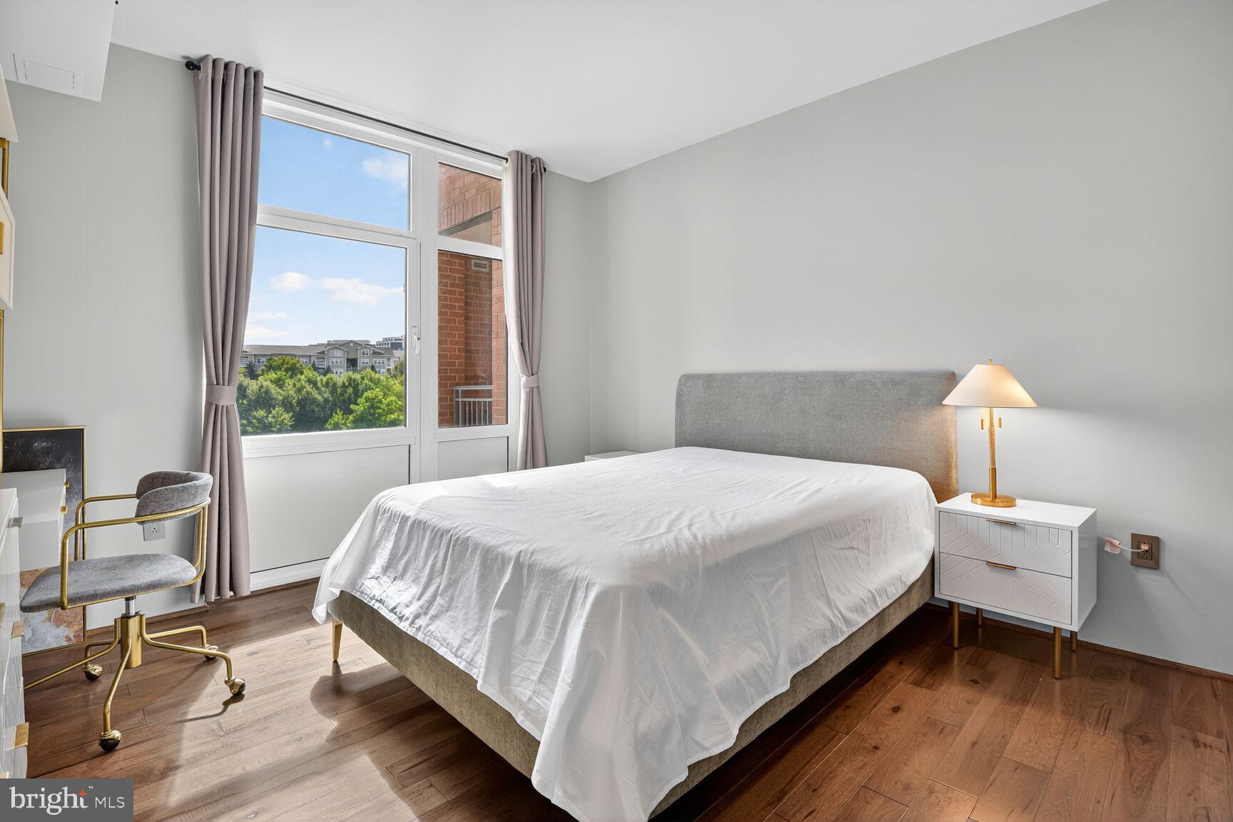 ONE PARK CREST CONDOMINIUM - Residential