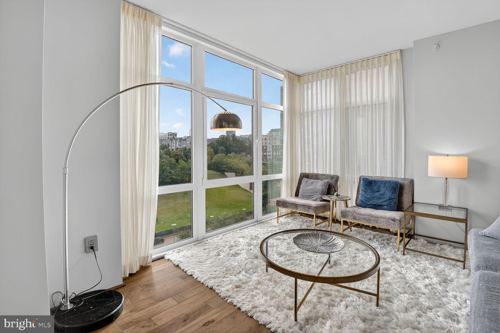 ONE PARK CREST CONDOMINIUM - Residential