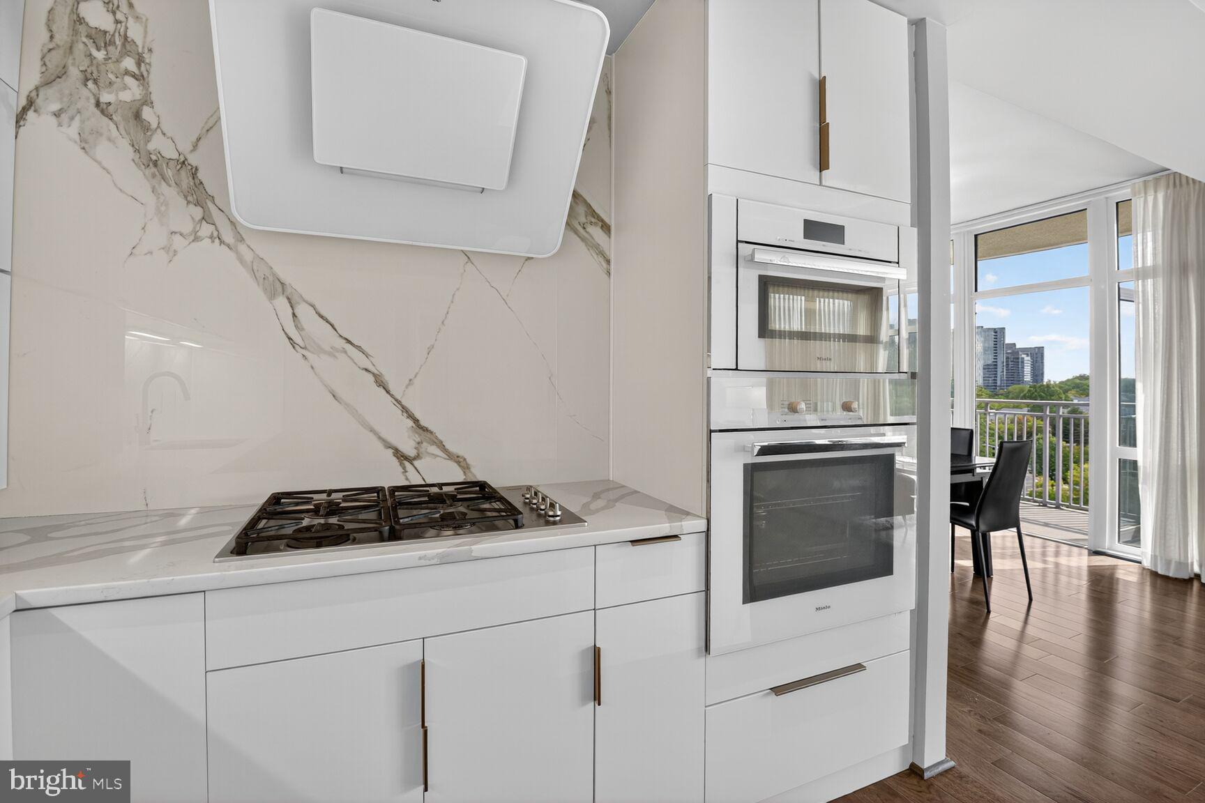 ONE PARK CREST CONDOMINIUM - Residential