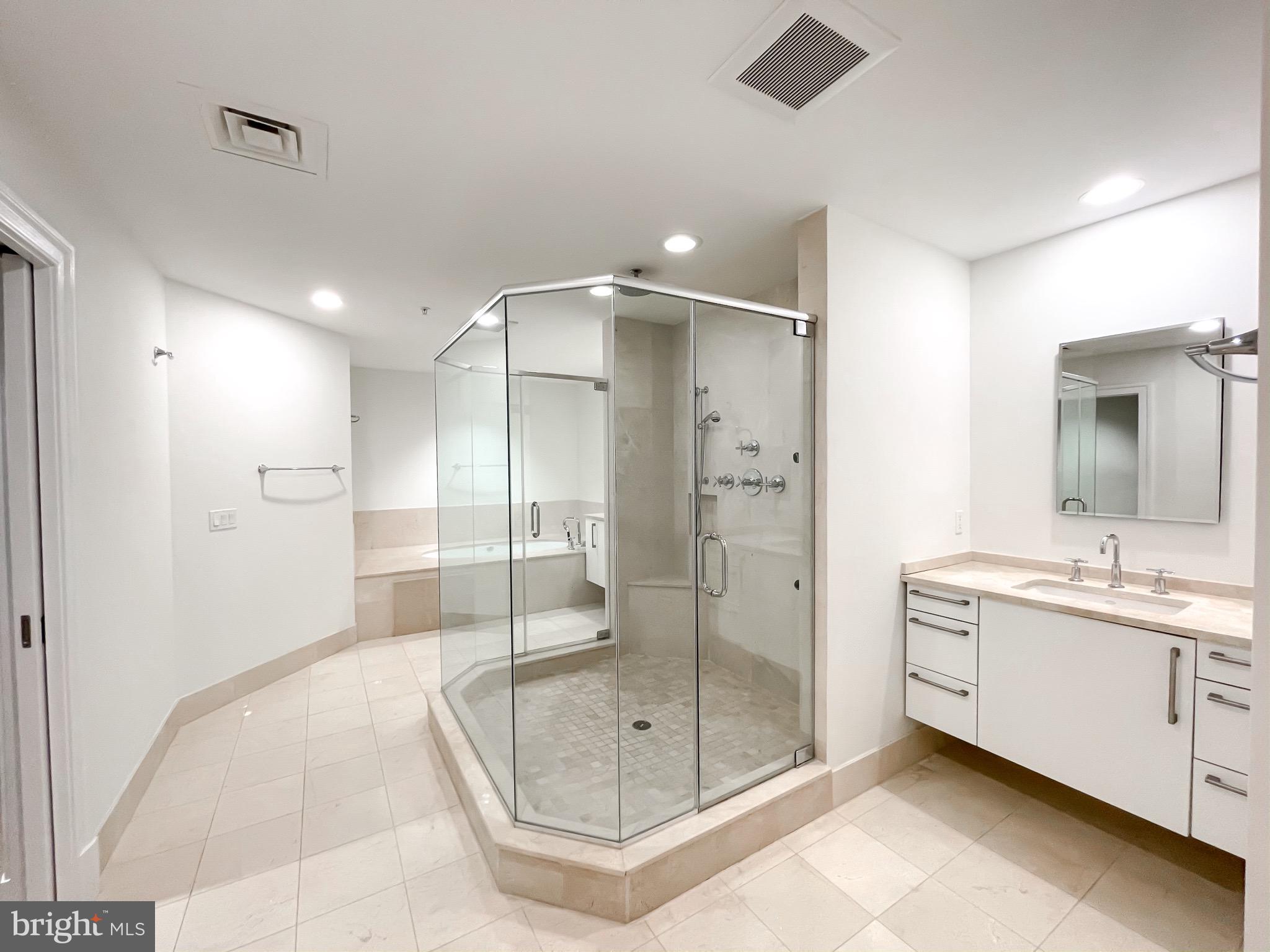 INNER HARBOR - Residential