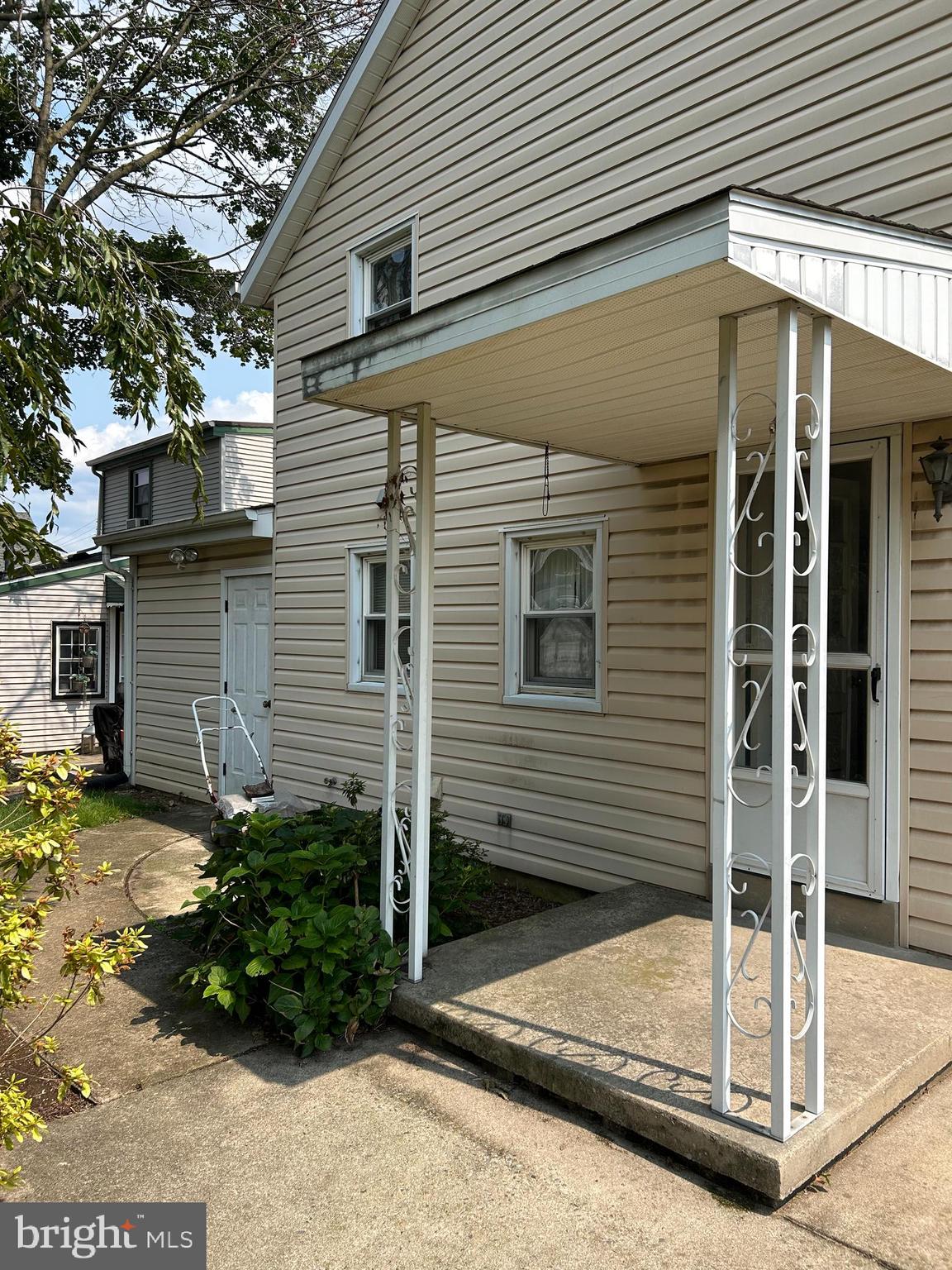 583 COLUMBIA AVENUE