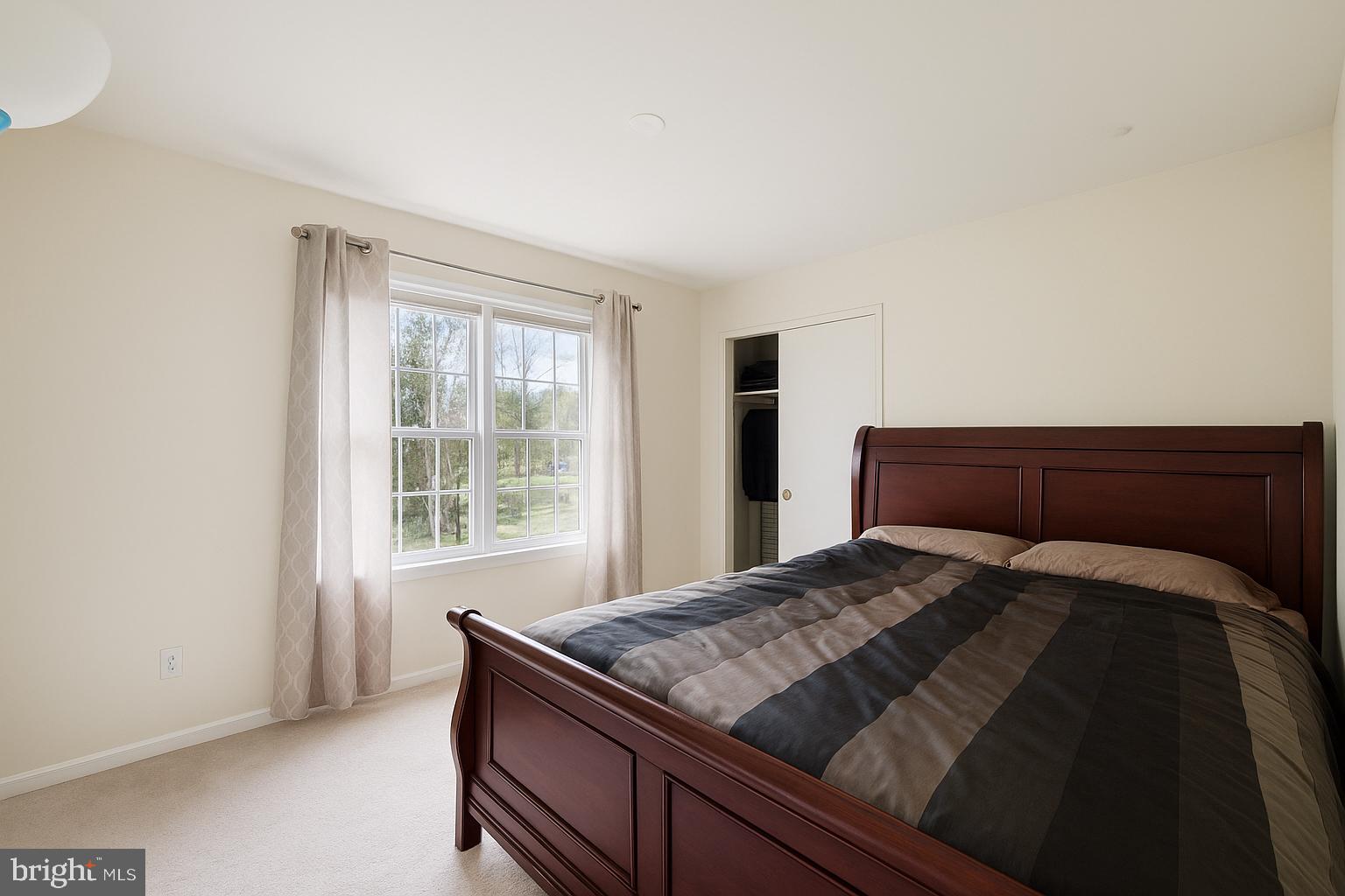 FLOWER HILL - Residential