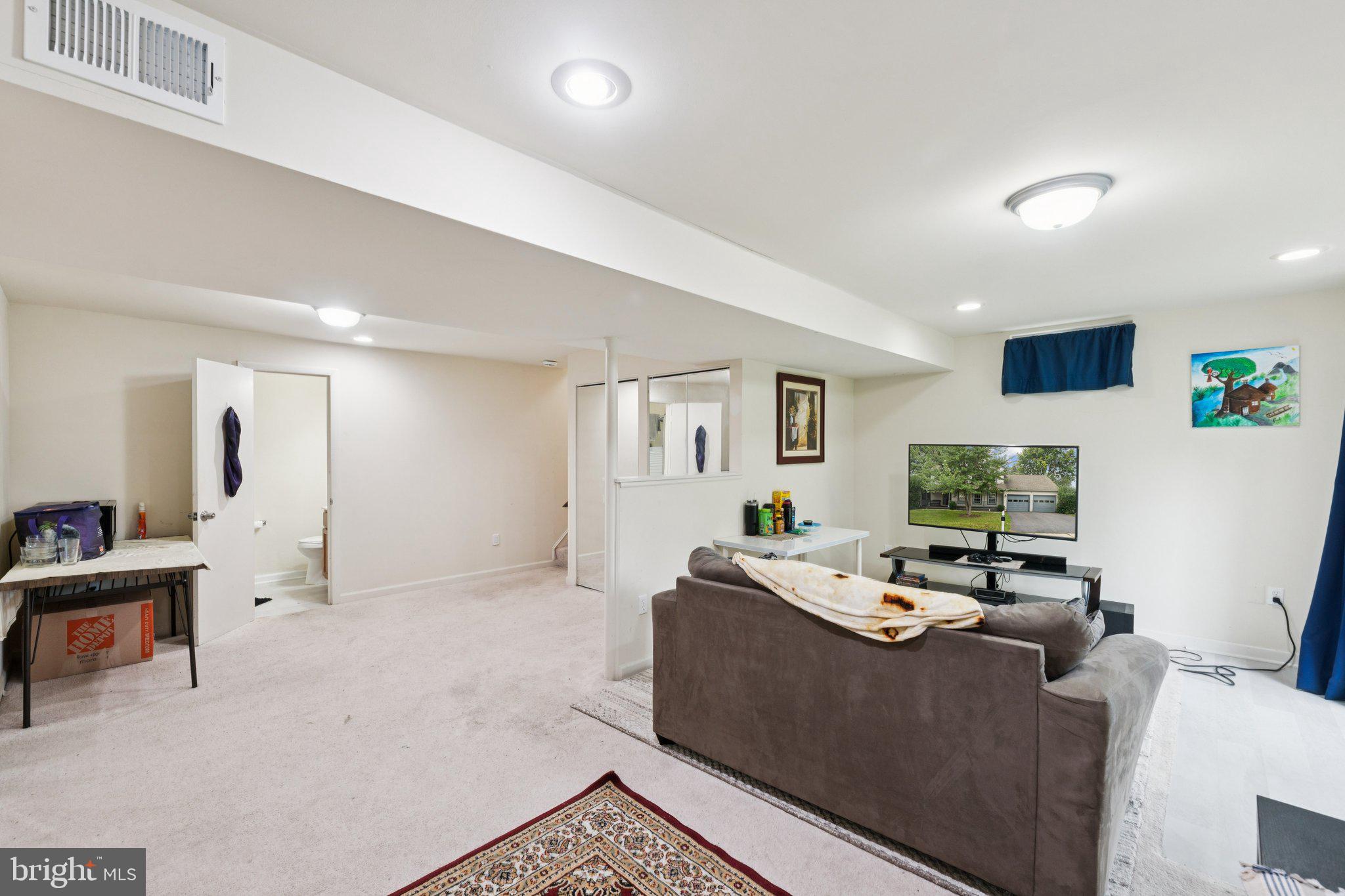 FLOWER HILL - Residential