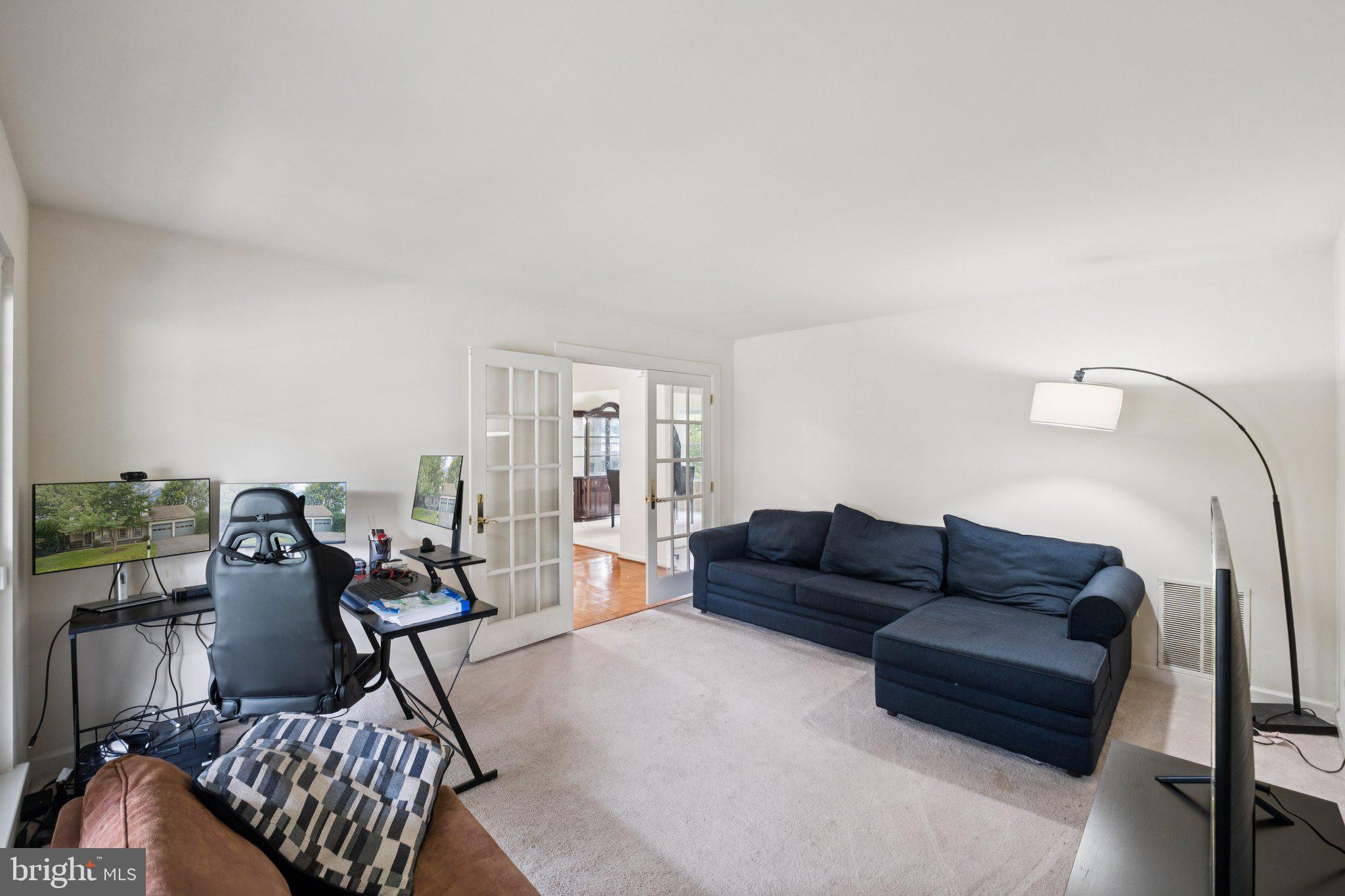 FLOWER HILL - Residential