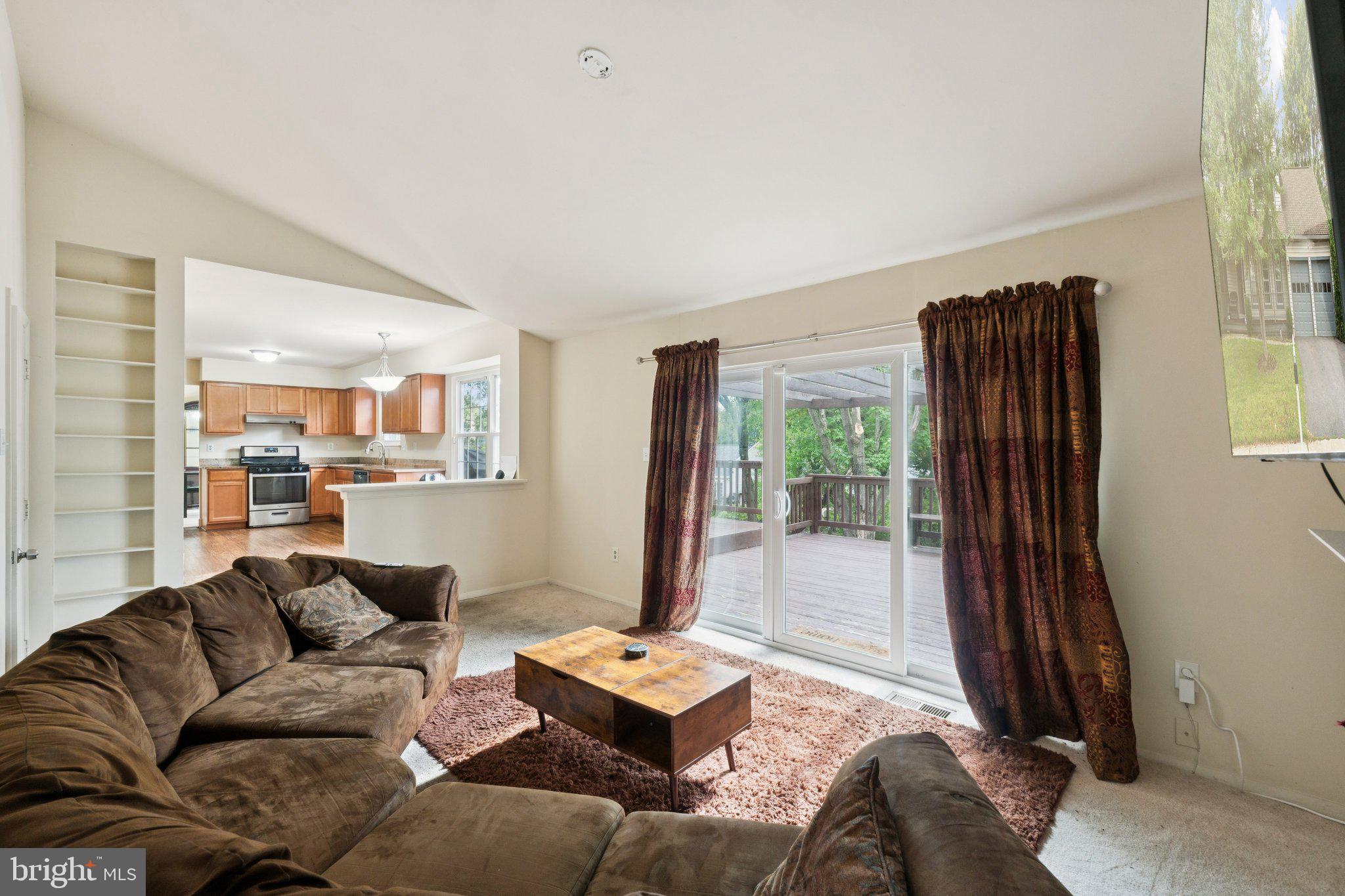 FLOWER HILL - Residential