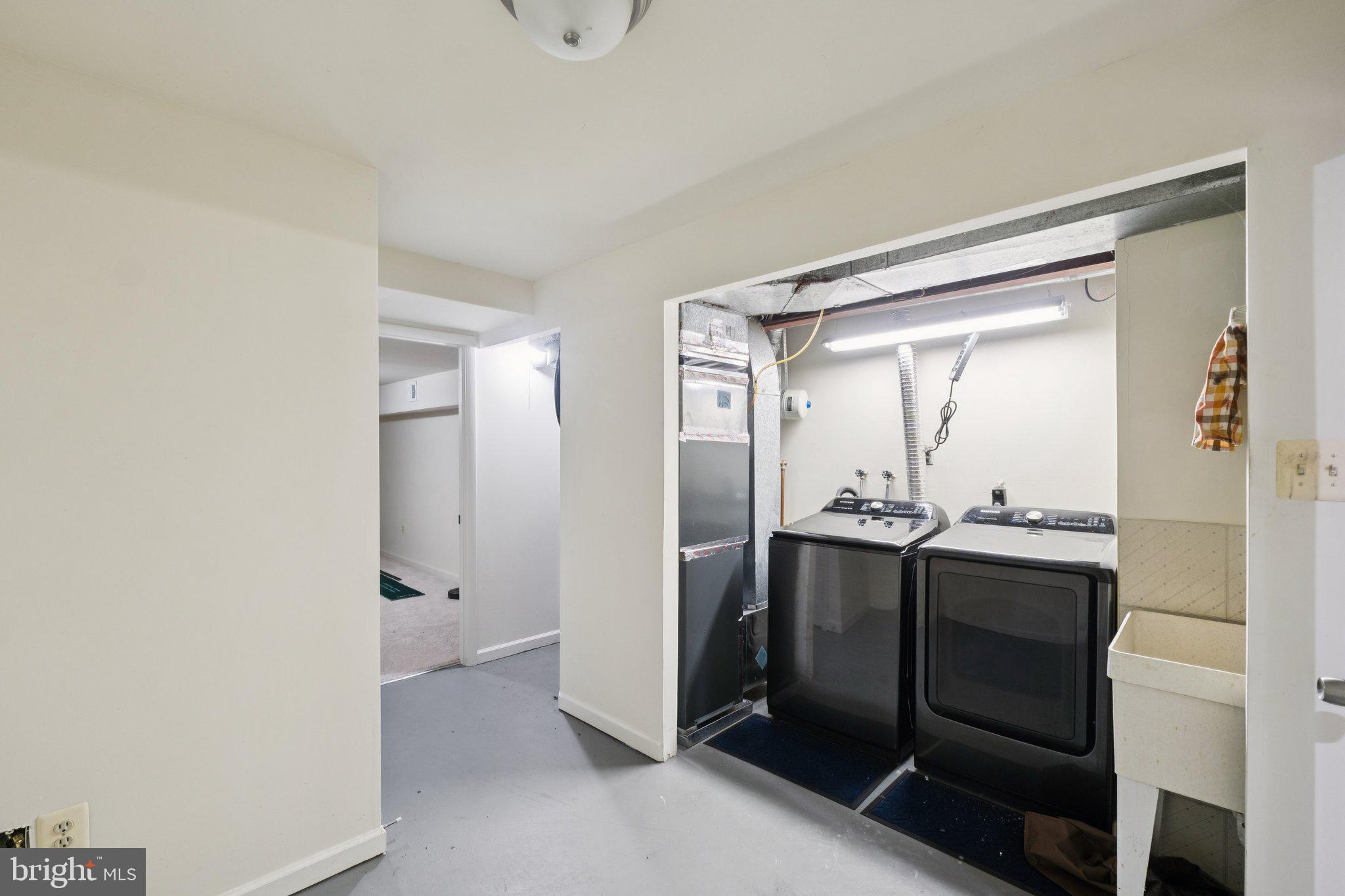 FLOWER HILL - Residential