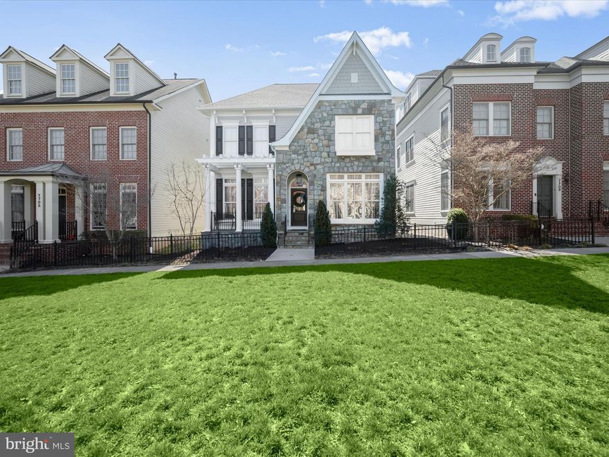 7707 Elmwood Road, a showpiece single-family home in its class, is situated on a tranquil, picturesque open space in the heart of Midtown. This exceptionally well-maintained villa home with beautiful curb appeal was crafted by renowned builder Miller & Smith and boasts top-of-the-line renovations and updates throughout. Listed and Under Contract simultaneously.