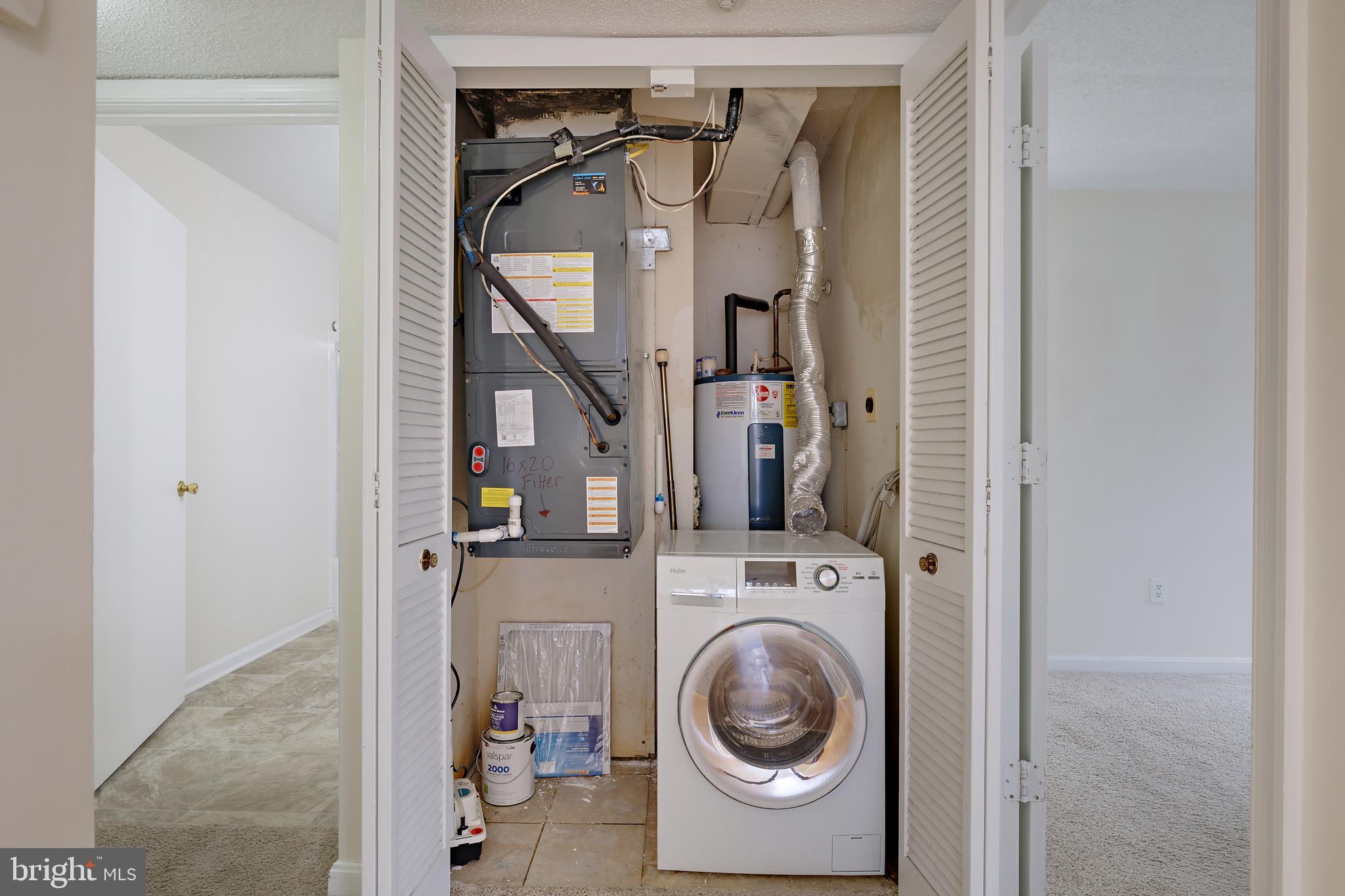 THE VISTAS - Residential Lease