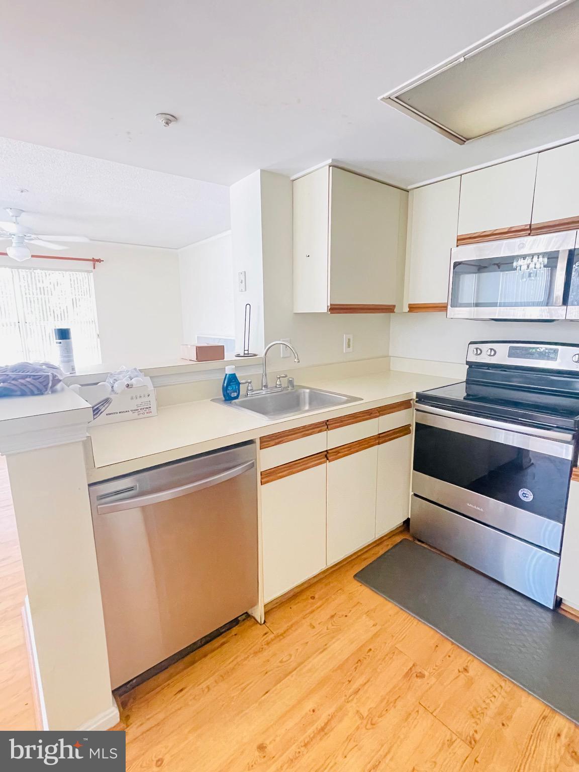 THE VISTAS - Residential Lease