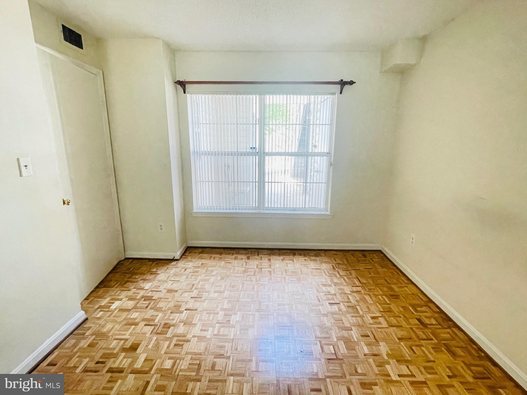 THE VISTAS - Residential Lease