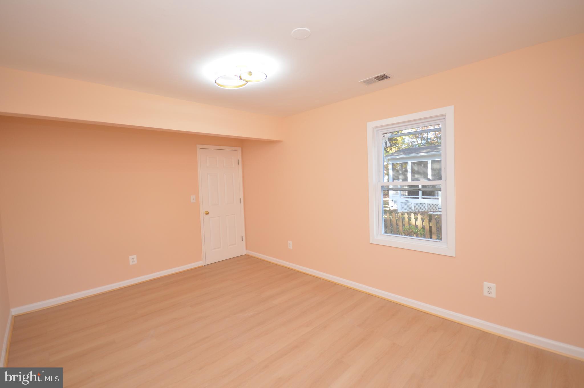 REFLECTION LAKE - Residential