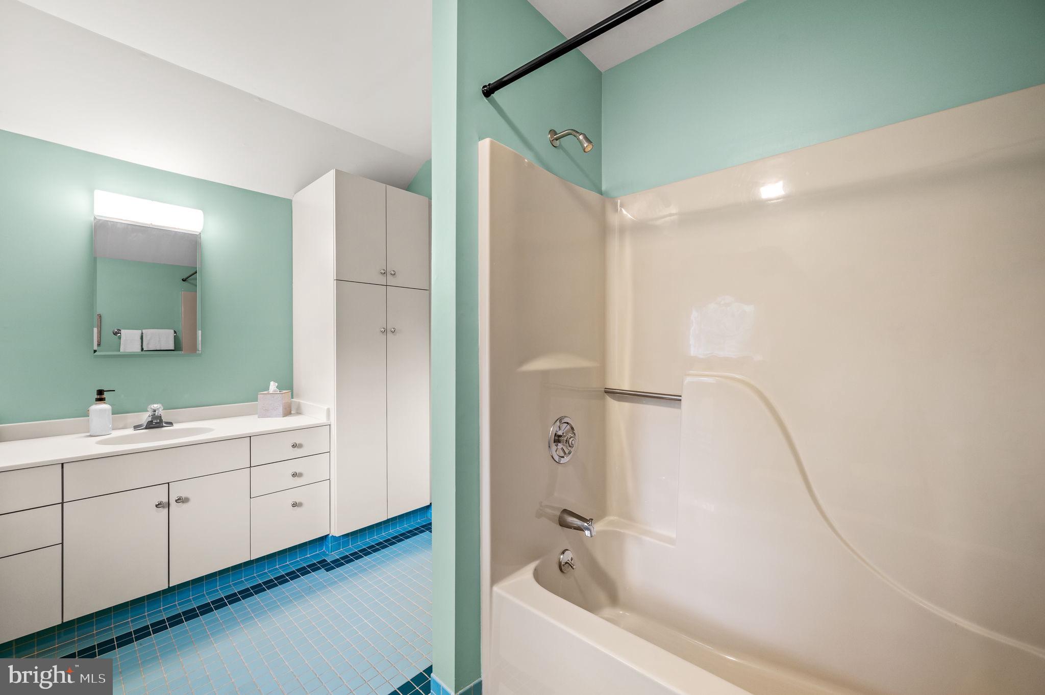 BRYN MAWR - Residential