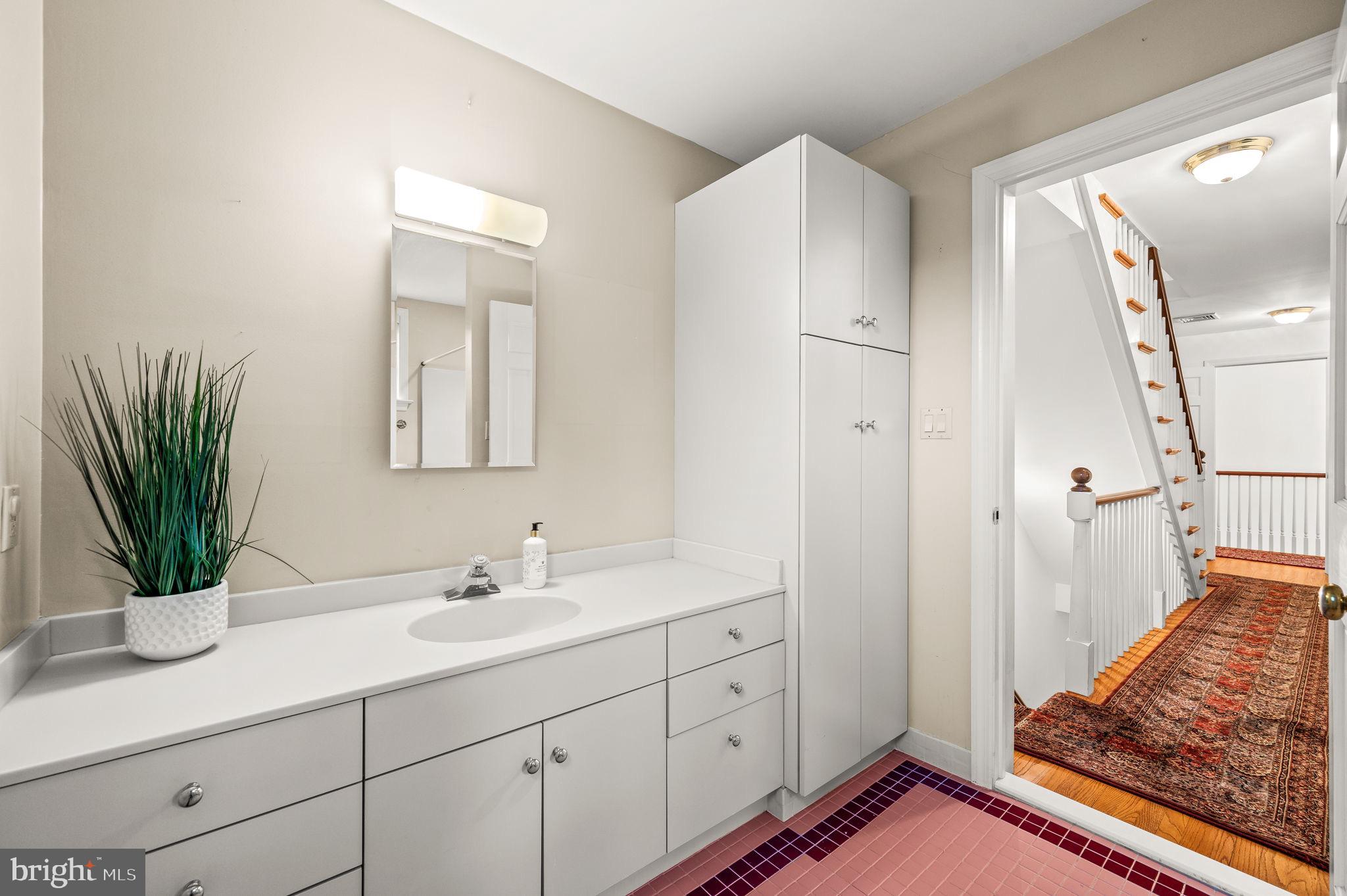 BRYN MAWR - Residential