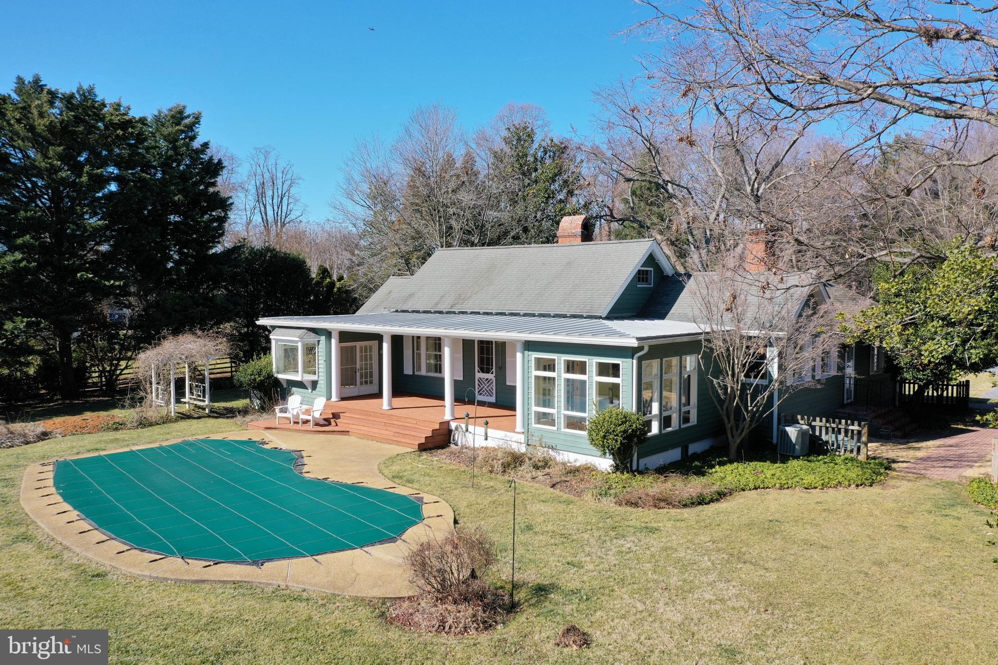 SHADOW POINT - Residential