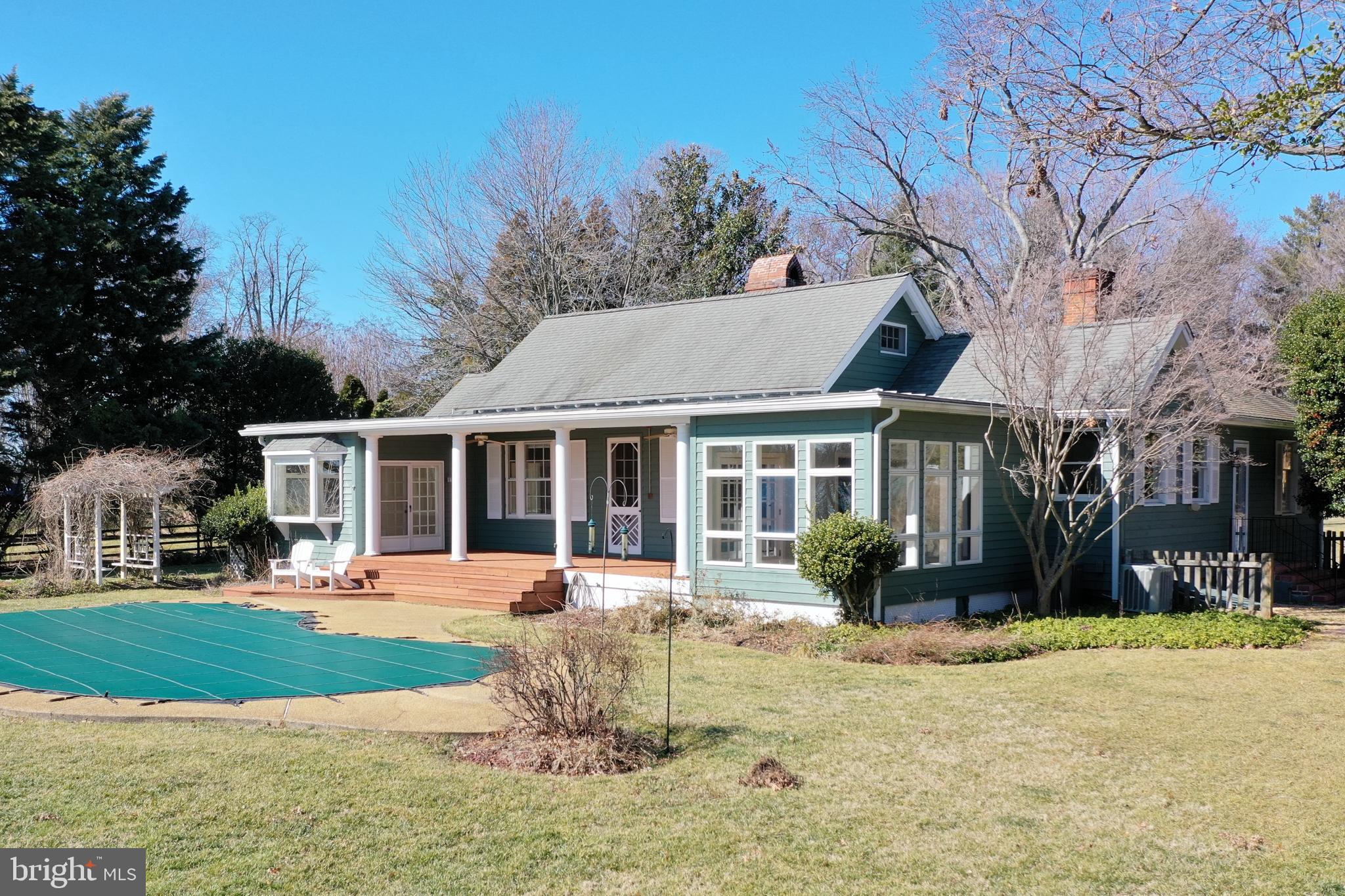 SHADOW POINT - Residential