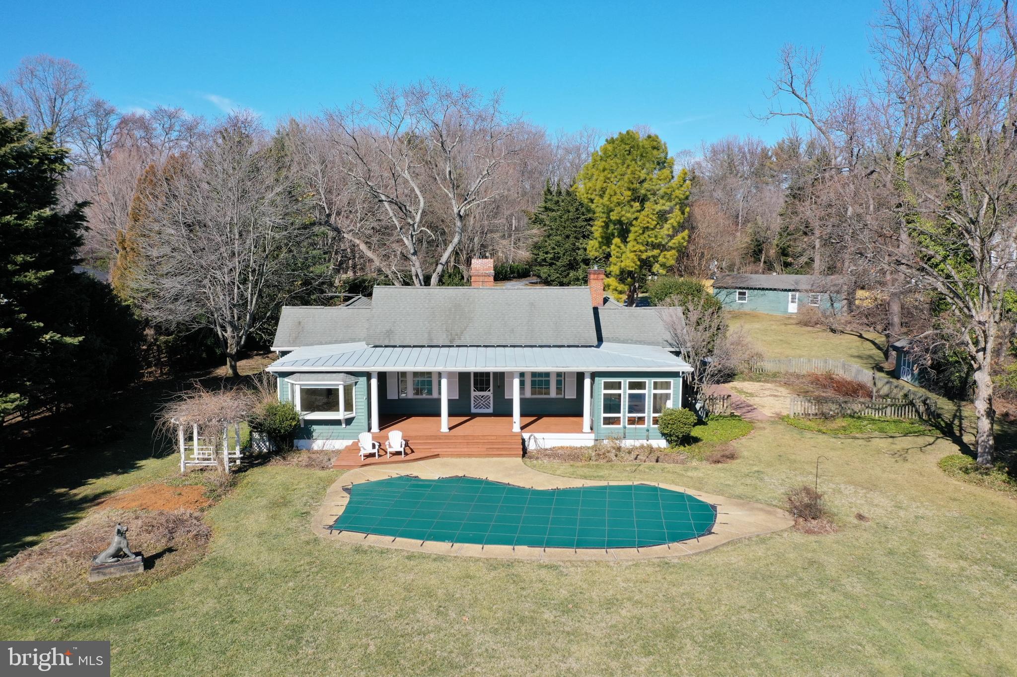 SHADOW POINT - Residential