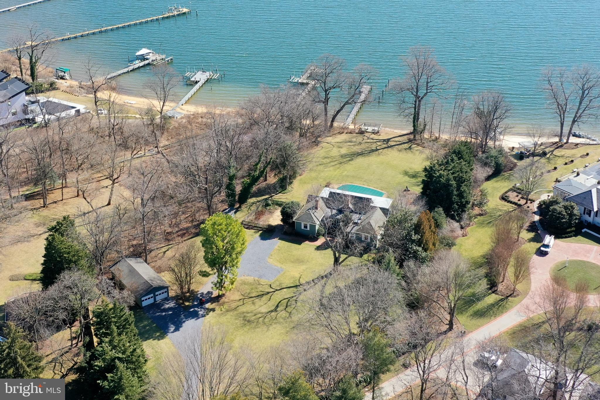 SHADOW POINT - Residential