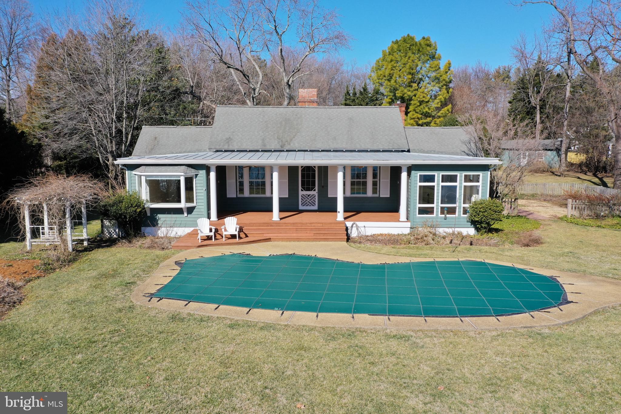 SHADOW POINT - Residential