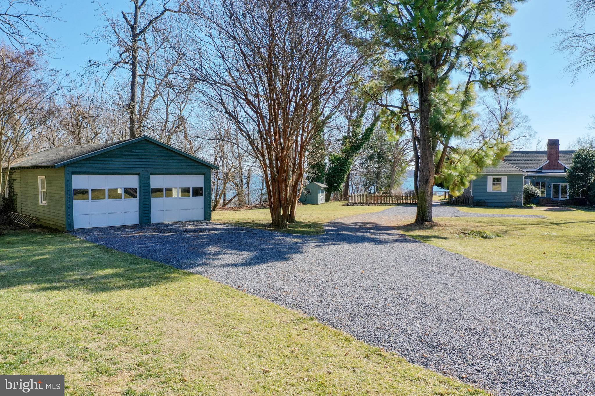 SHADOW POINT - Residential