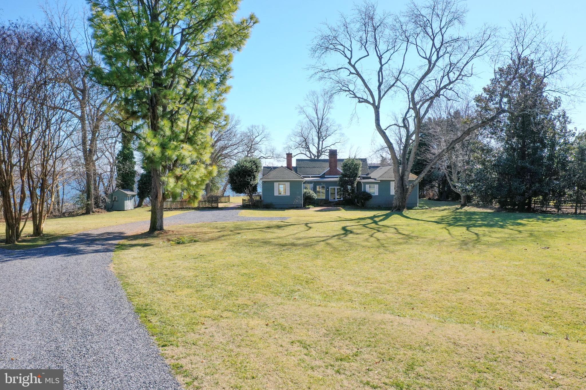 SHADOW POINT - Residential