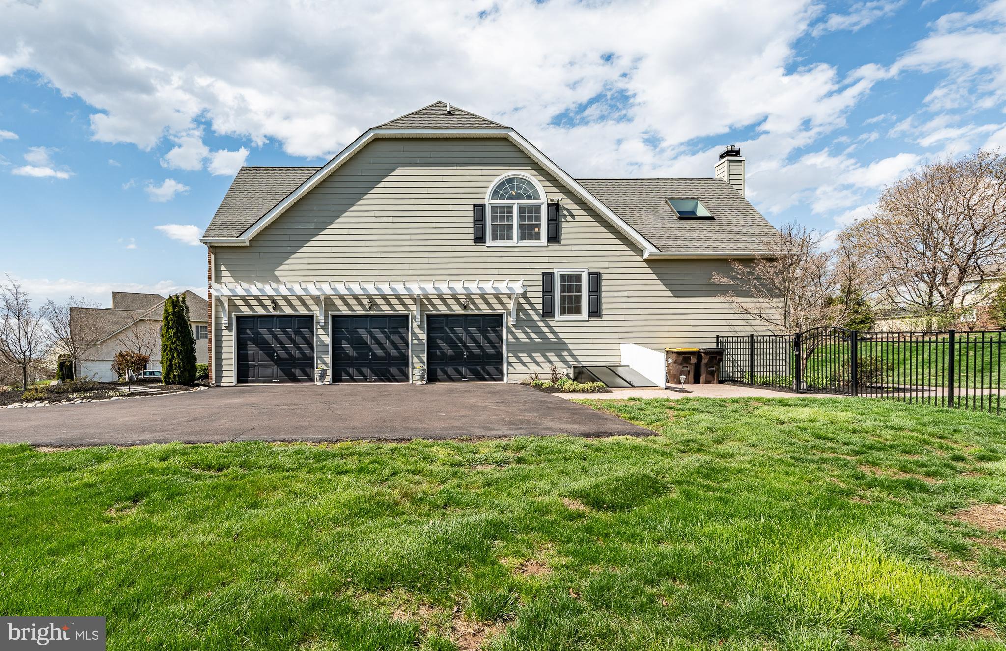 ESTATES AT SALFORD - Residential