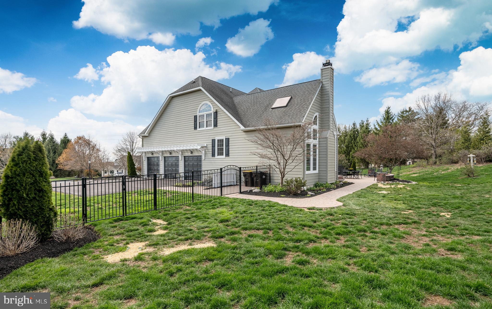 ESTATES AT SALFORD - Residential