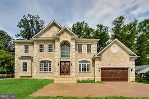 Homes For Rent - 3104 Sleepy Hollow Road<br/> FALLS CHURCH, VA 22042