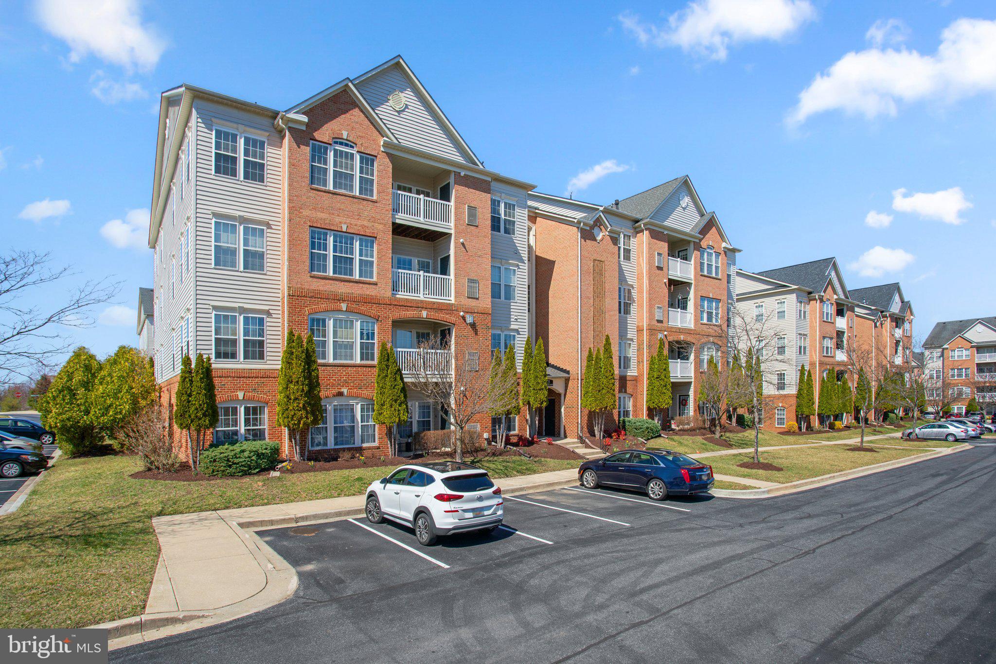 HEARTHSTONE AT VILLAGE CREST CONDOMINIUMS - Residential