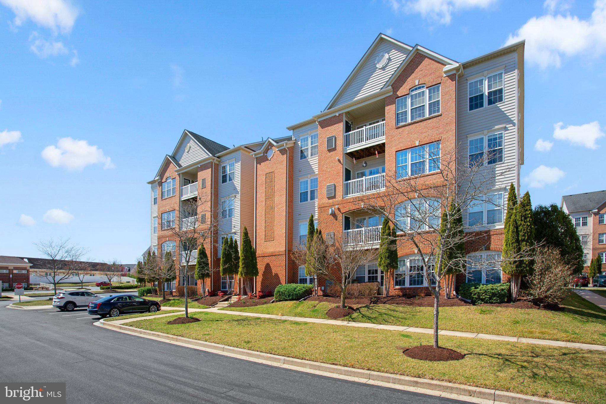 HEARTHSTONE AT VILLAGE CREST CONDOMINIUMS - Residential