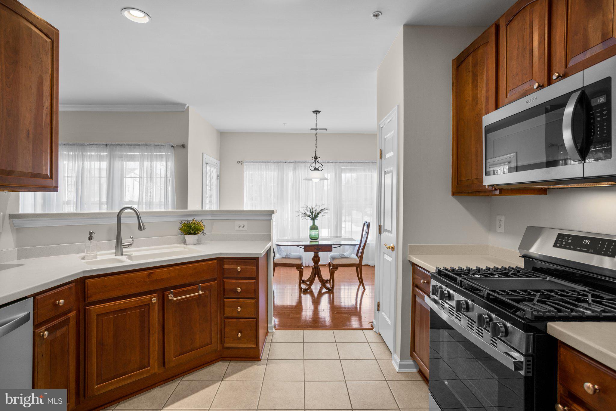 HEARTHSTONE AT VILLAGE CREST CONDOMINIUMS - Residential