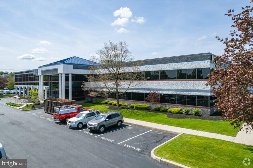 ROSSMOYNE - Commercial Lease